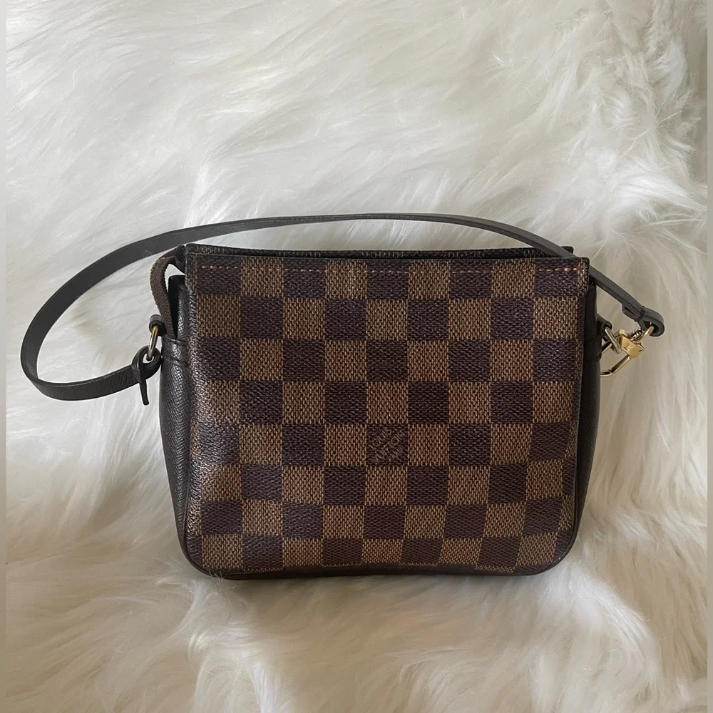 Louis Vuitton Damier Trousse Cosmetique - Picture 1 of 11
